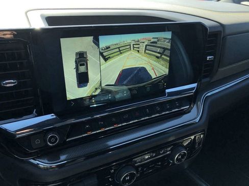 Used 2022 Chevrolet Silverado 1500 ZR2 image 20