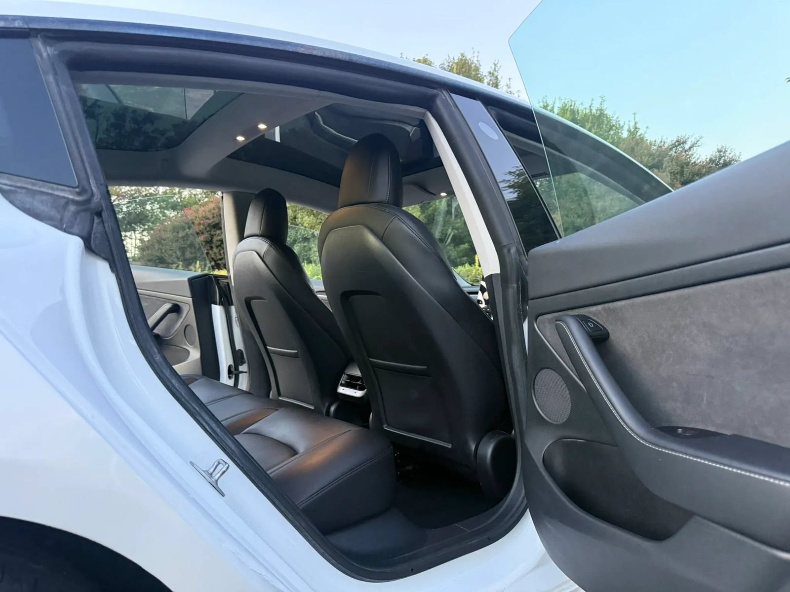 Used 2021 Tesla Model 3 Standard Range Plus RWD image 16