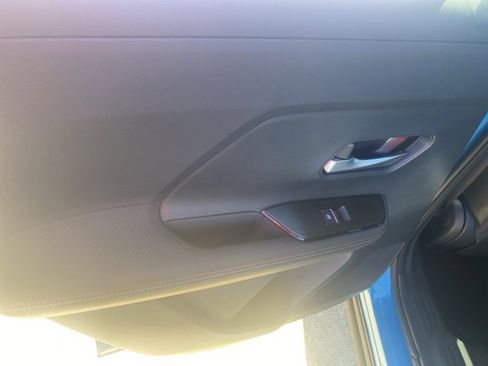 New 2025 Nissan Kicks SR image 12