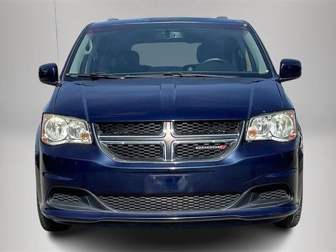 Used 2013 Dodge Grand Caravan SXT w/ UConnect Hands-Free Group image 3
