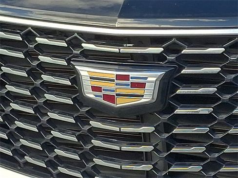 Used 2019 Cadillac XT4 Premium Luxury w/ Cold Weather Package image 4