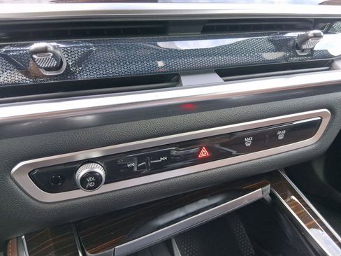 Used 2026 BMW X5 xDrive40i w/ Climate Comfort Package image 17