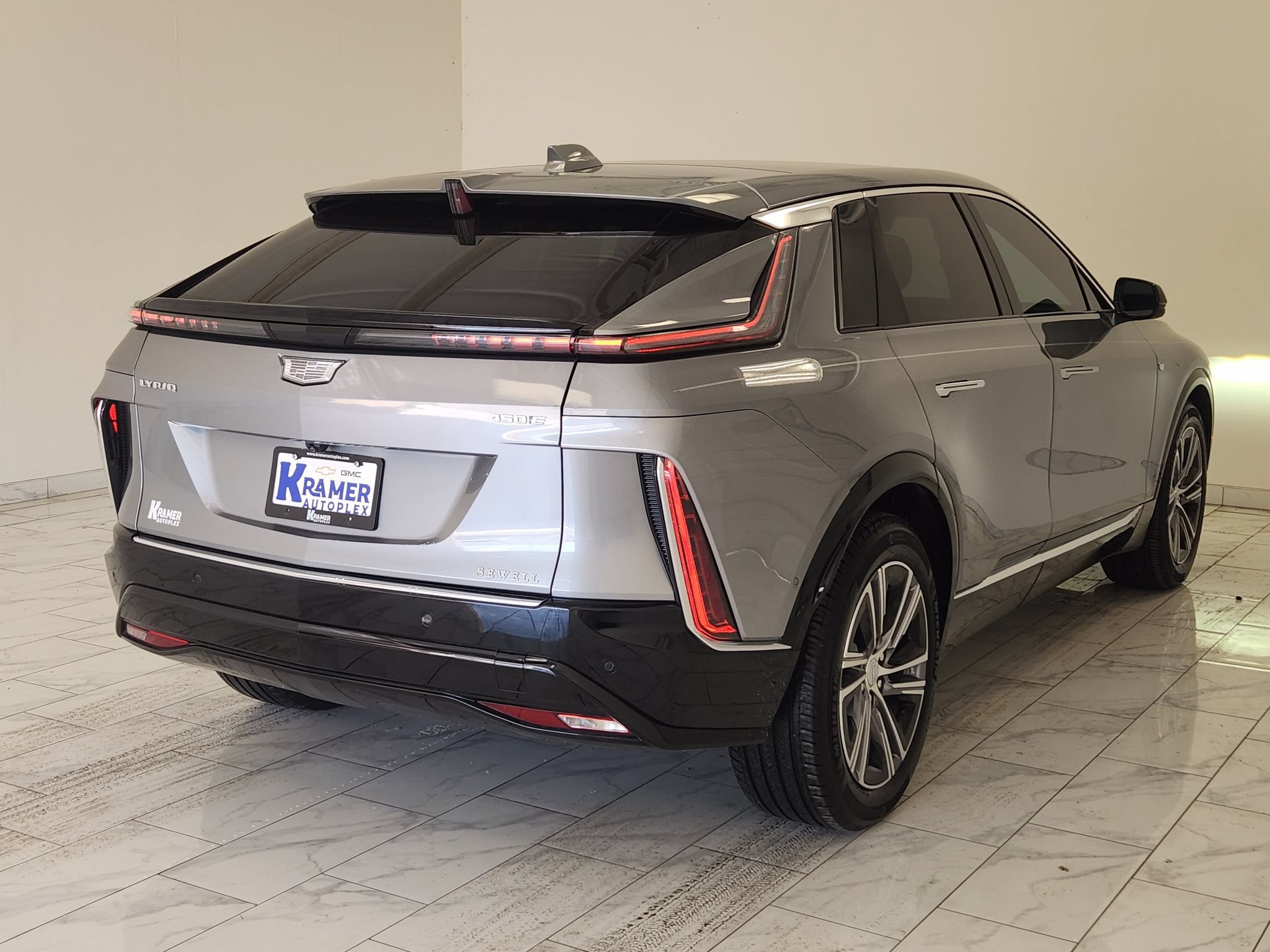 Used 2024 Cadillac Lyriq Luxury w/ LPO, Floor Liner Package RWD image 5