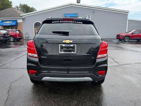 Used 2020 Chevrolet Trax LT w/ LT Convenience Package FWD image 3