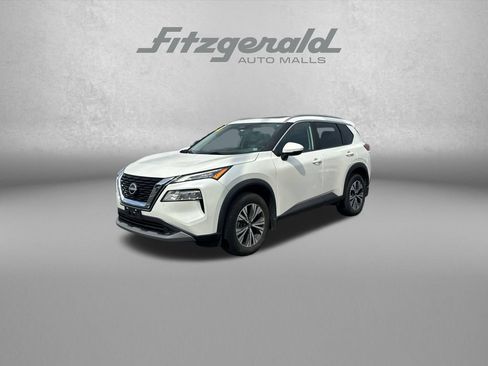 Used 2023 Nissan Rogue SV w/ SV Premium Package AWD/4WD image 3