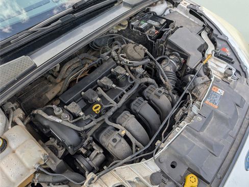 Used 2015 Ford Focus SE image 41