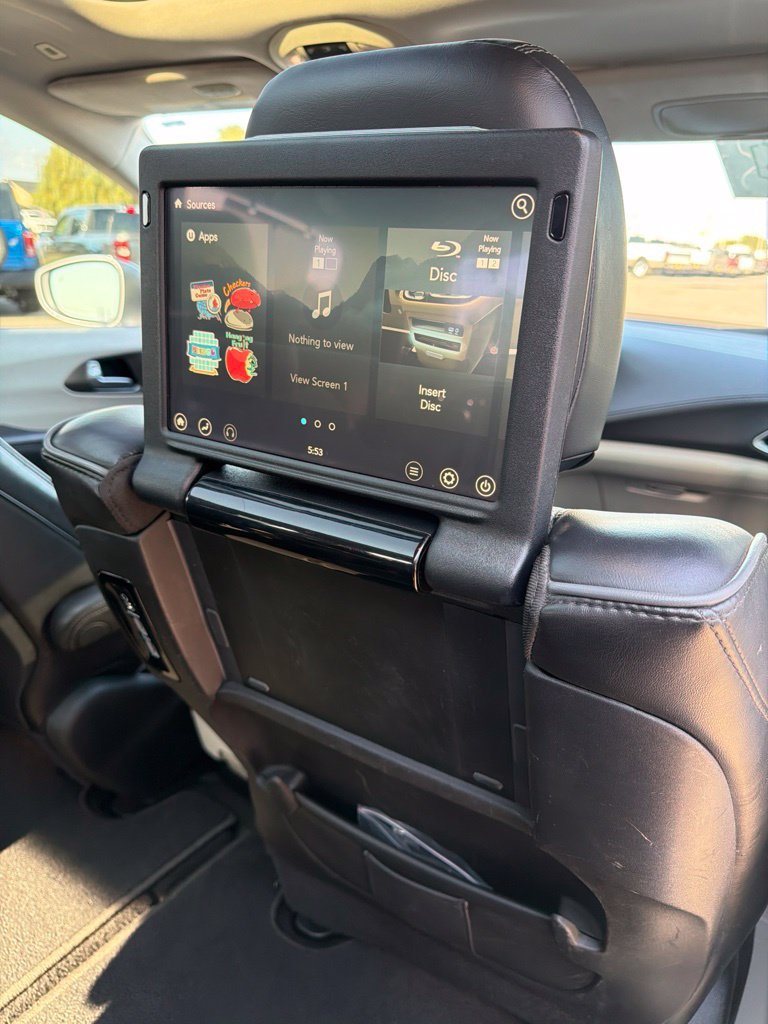 Used 2018 Chrysler Pacifica Limited FWD image 27