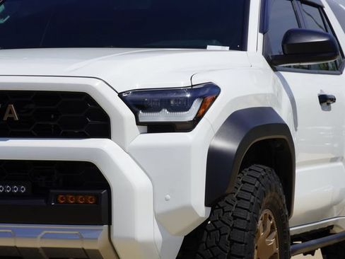 Used 2025 Toyota 4Runner SR5 AWD/4WD image 4