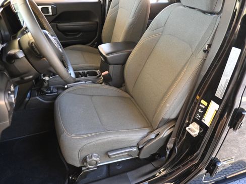 Used 2024 Jeep Wrangler Sport S image 15