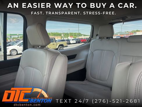 Used 2024 Jeep Wagoneer Series III w/ Premium Group I AWD/4WD image 13