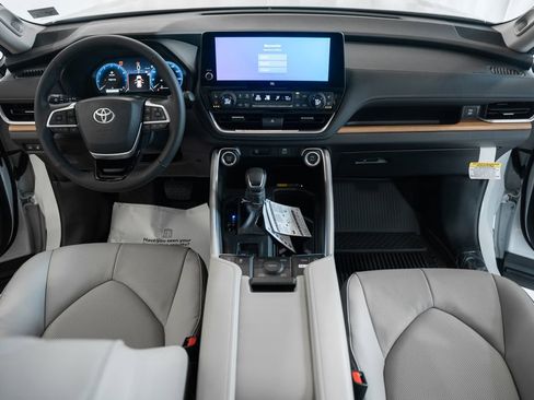 New 2026 Toyota Grand Highlander AWD image 22