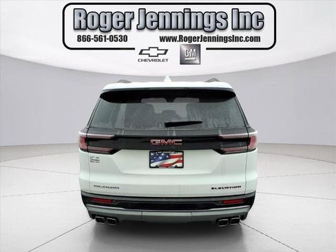 Used 2025 GMC Acadia Elevation image 24