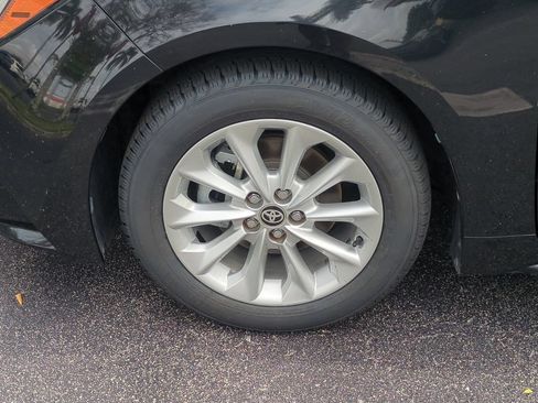 Used 2020 Toyota Corolla XLE w/ Carpet Mat Package (TMS) FWD image 12