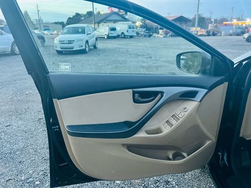 Used 2013 Hyundai Elantra GLS w/ Preferred Pkg image 14