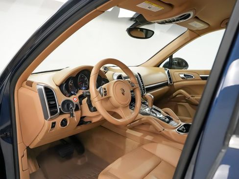 Used 2013 Porsche Cayenne AWD/4WD image 4