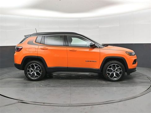 New 2026 Jeep Compass Limited w/ Mopar Graphics Package image 2