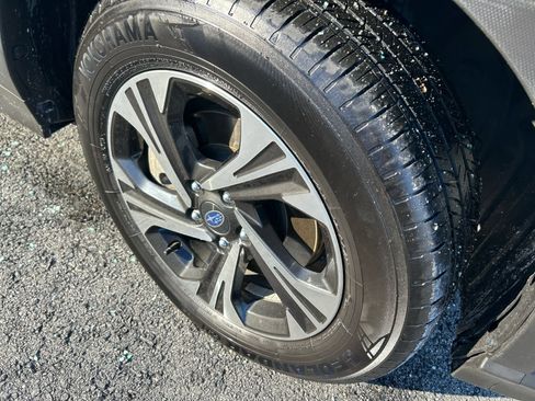 Used 2024 Subaru Crosstrek 2.0i Premium image 18