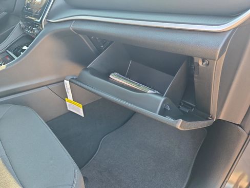 New 2025 Jeep Grand Cherokee Laredo image 18