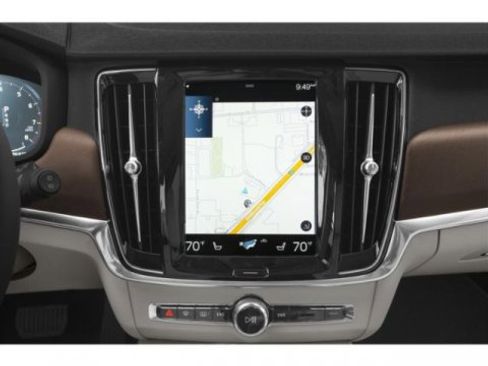Used 2020 Volvo V90 T6 Cross Country image 10