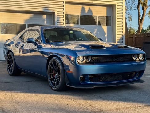 Used 2023 Dodge Challenger SRT Hellcat RWD image 1