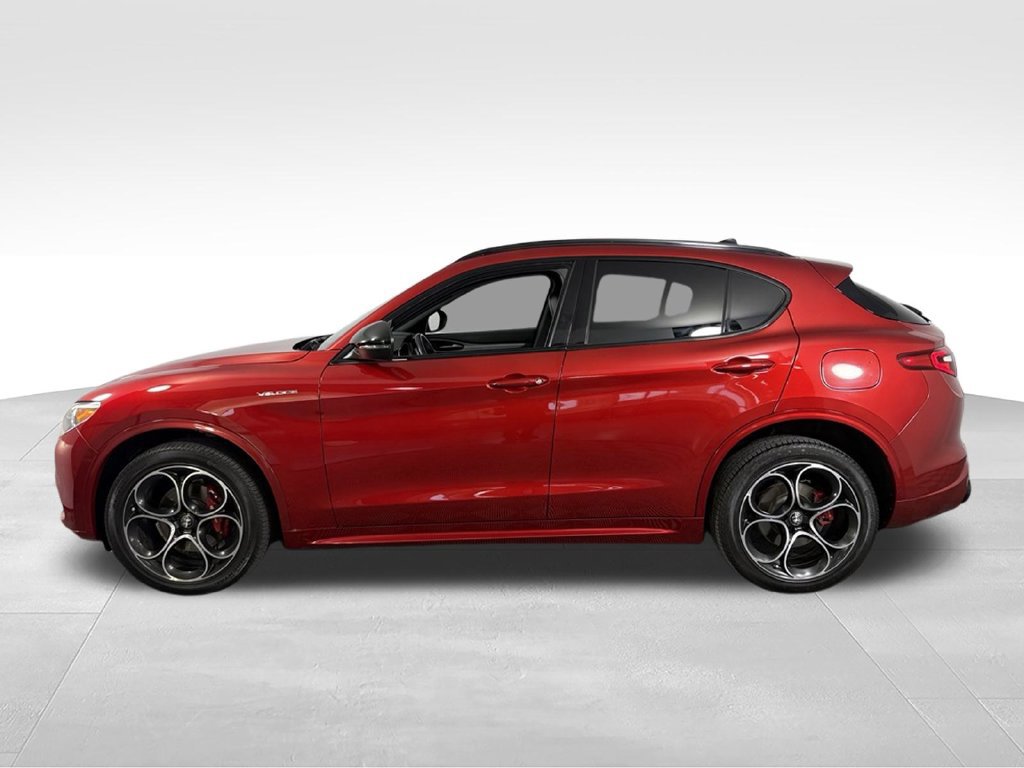 Used 2023 Alfa Romeo Stelvio Veloce AWD/4WD image 9