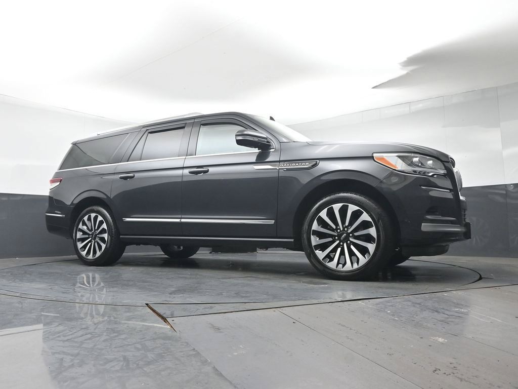 Used 2022 Lincoln Navigator L Reserve AWD/4WD image 35