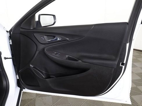 Used 2025 Chevrolet Malibu LS FWD image 22