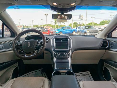 Used 2020 Lincoln Nautilus Reserve w/ Equipment Group 201A FWD image 16
