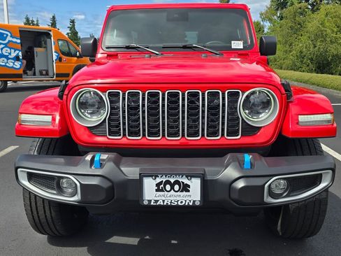 Used 2024 Jeep Wrangler Unlimited Sahara image 9