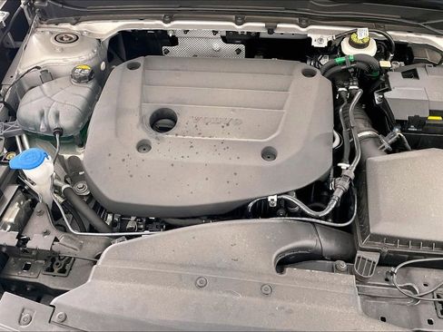 Certified 2025 Volvo XC40 B5 Plus image 43