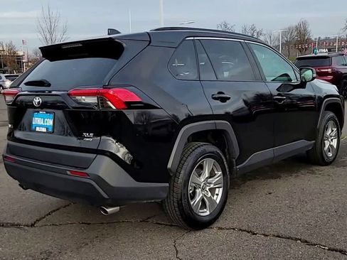 Used 2024 Toyota RAV4 XLE image 8