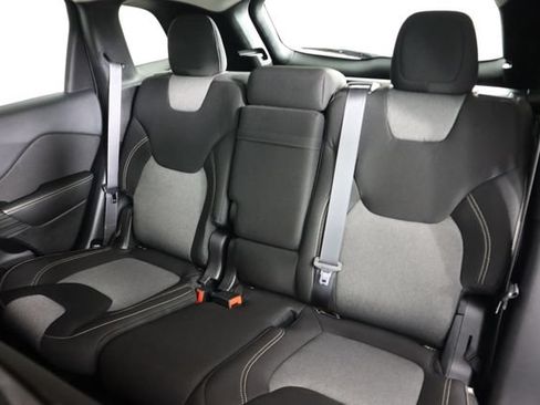 Used 2014 Jeep Cherokee Latitude w/ Cold Weather Group AWD/4WD image 29