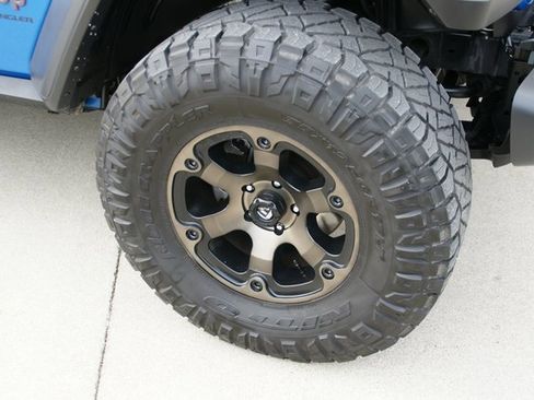 Used 2024 Jeep Wrangler Unlimited Rubicon w/ Safety Group image 8