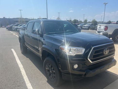Used 2022 Toyota Tacoma SR5 image 3