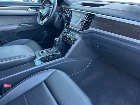 Used 2023 Volkswagen Atlas SE image 17