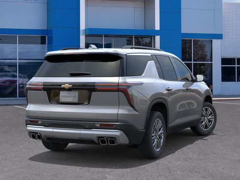 New 2026 Chevrolet Traverse LT w/ Driver Confidence Package AWD/4WD image 4