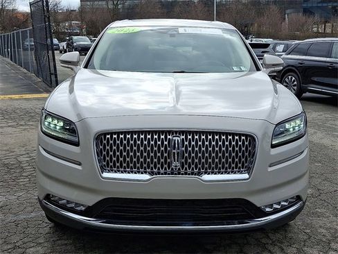 Used 2023 Lincoln Nautilus Reserve w/ Equipment Group 202A image 2