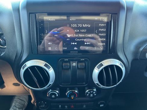 Used 2014 Jeep Wrangler Sahara w/ Connectivity Group AWD/4WD image 24