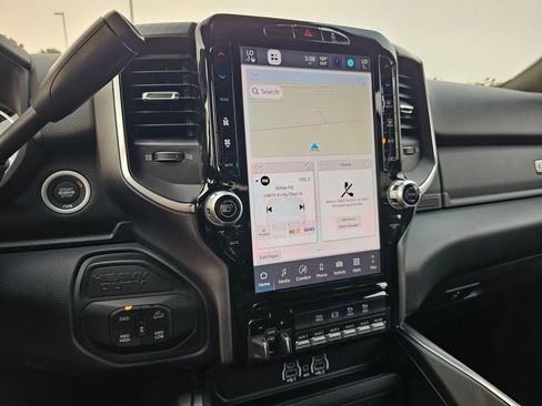 New 2026 RAM 2500 Laramie AWD/4WD image 18