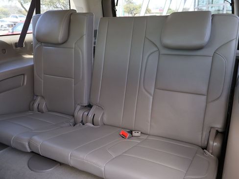 Used 2017 Chevrolet Suburban Premier image 18