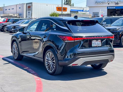 Used 2025 Lexus RX 450h AWD w/ Convenience Package image 2