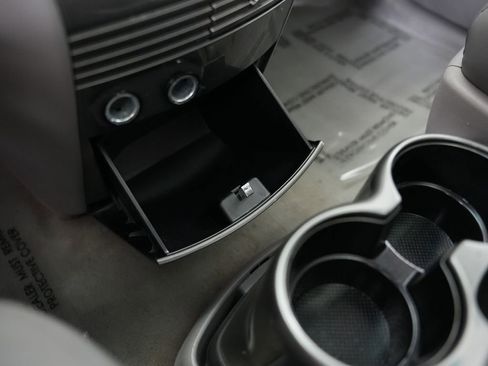 Used 2010 Toyota Sienna XLE Limited image 30