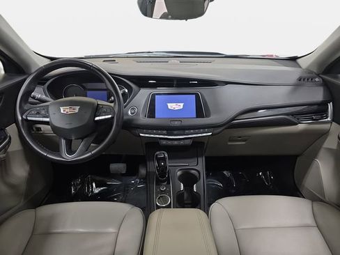 Certified 2022 Cadillac XT4 Premium Luxury w/ Enhanced Visibility Package FWD image 9