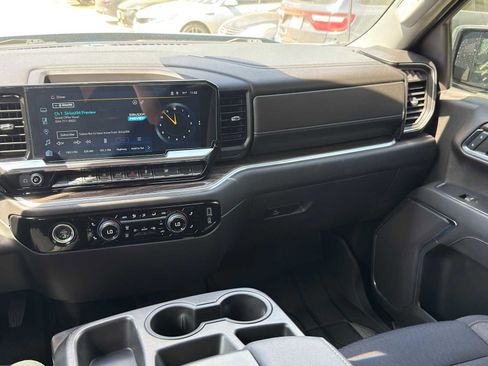 Used 2022 Chevrolet Silverado 1500 LT image 24