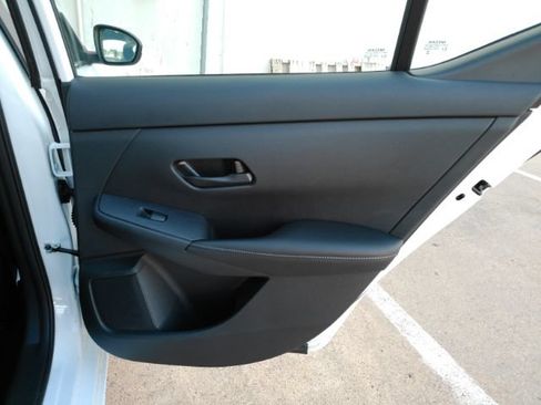 Used 2025 Nissan Sentra SV FWD image 21