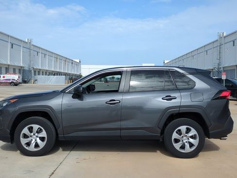 Used 2022 Toyota RAV4 LE FWD image 8