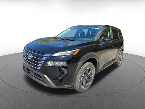 Used 2025 Nissan Rogue SV image 3