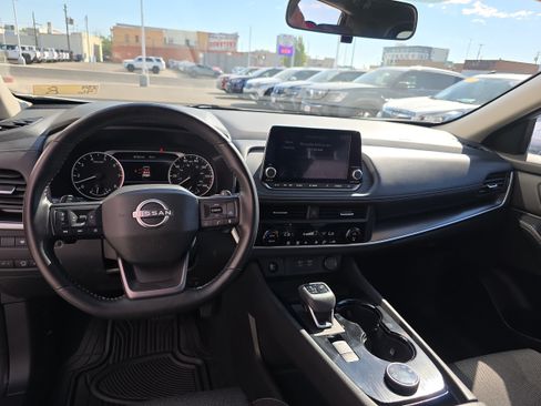 Used 2025 Nissan Rogue SV AWD/4WD image 17