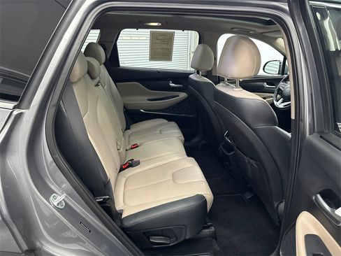 Used 2019 Hyundai Santa Fe Limited image 16