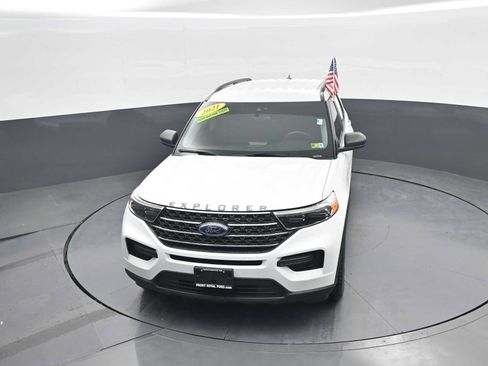Used 2021 Ford Explorer XLT w/ Class III Trailer Tow Package AWD/4WD image 30